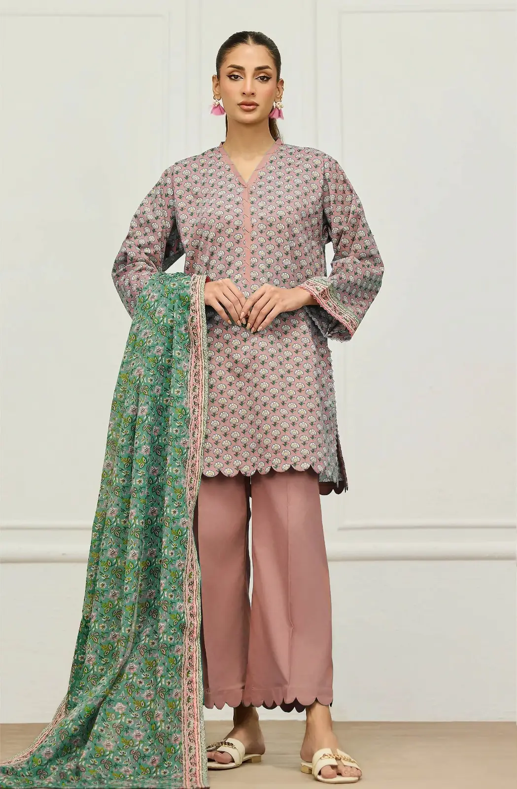 3 Pcs Women's Unstitched Printed Suit